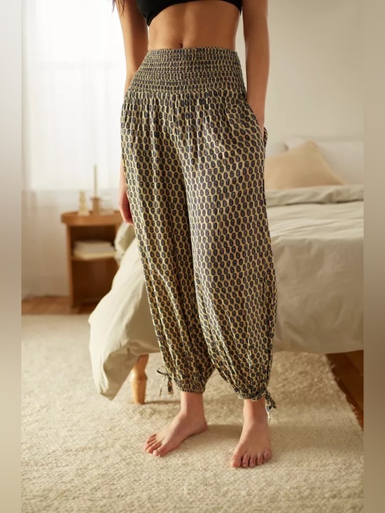 Urban Outfitters Dresses & Skirts - UO Venezia Printed Balloon Pant